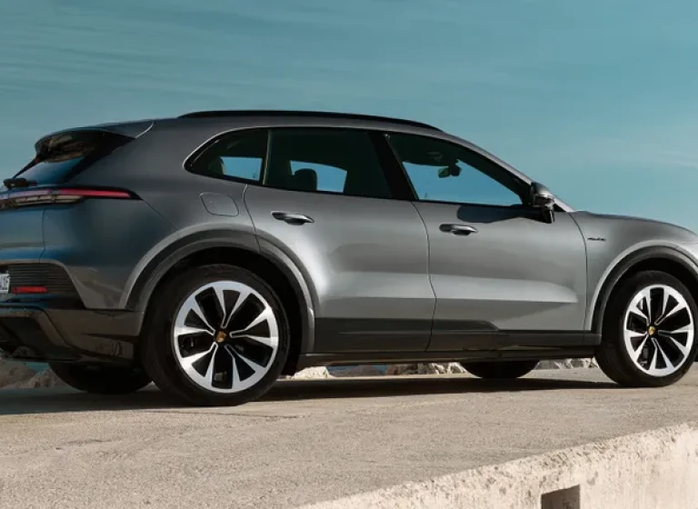 Электрический Porsche Cayenne 2026 4
