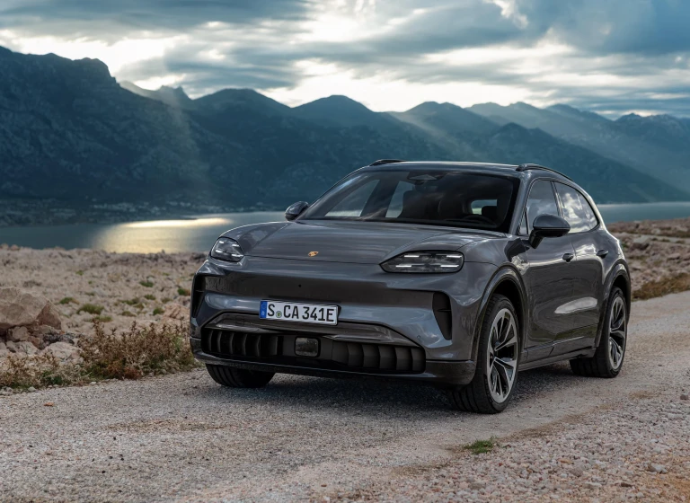 Электрический Porsche Cayenne 2026 0