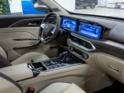 Bestune T77, 2025 23